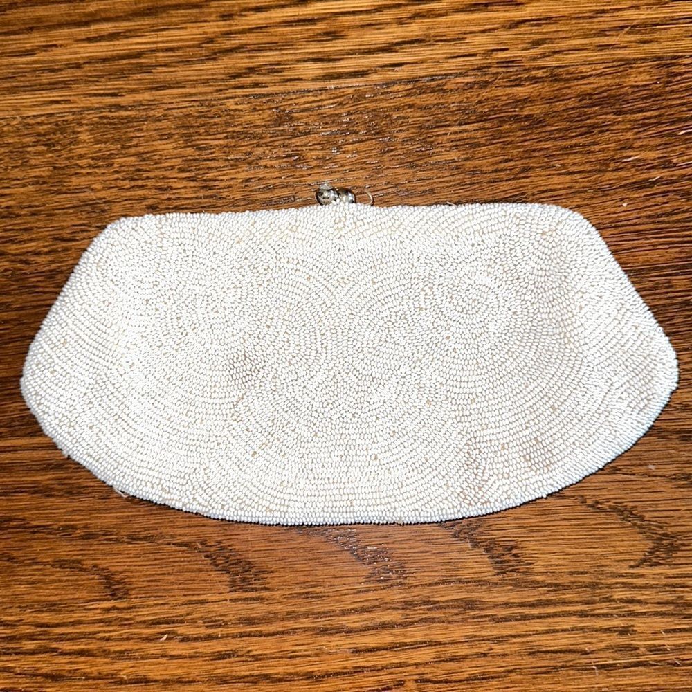 Vintage Walborg white small beaded‎ snap top purse